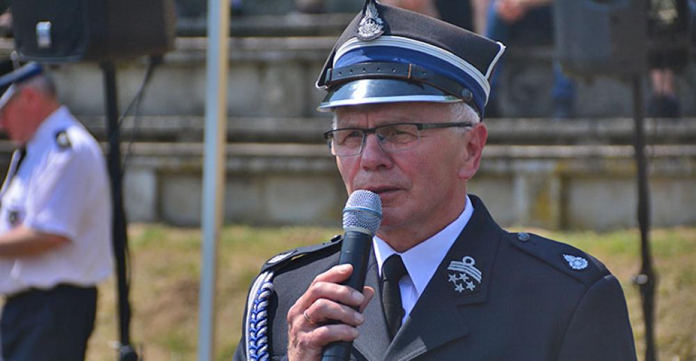 Do straży wstępują, na akcję niechętnie