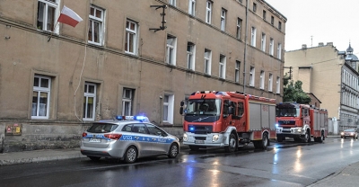 Strażacy ewakuowali całą kamienicę[gallery]