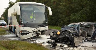 20-letni Sulmierzyczanin wjechał pod autobus