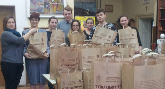 Pomóż potrzebującym. Wypełnij tytkę