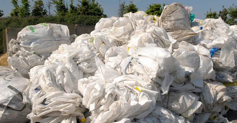 Ponad 100 gospodarstw pozbyło się odpadów