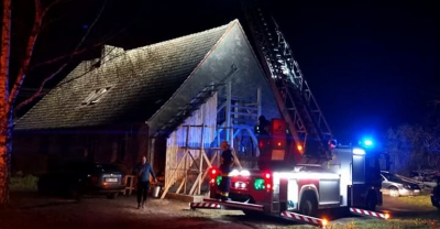 Paliło się poddasze budynku