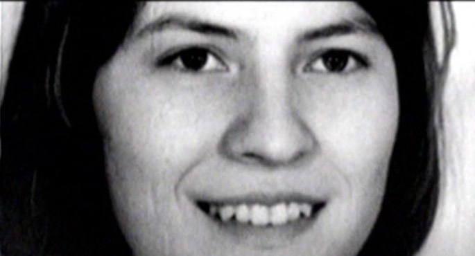 Emily umiera podczas egzorcyzmów odprawianych przez proboszcza, Richarda Moore. Zostaje on oskarżony o zaniedbanie, które doprowadziło do zgonu