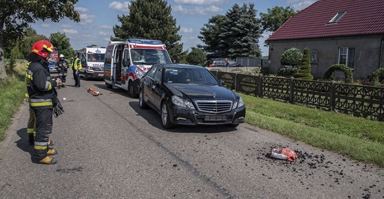 Za kierowcą mercedesa siedział 19-latek