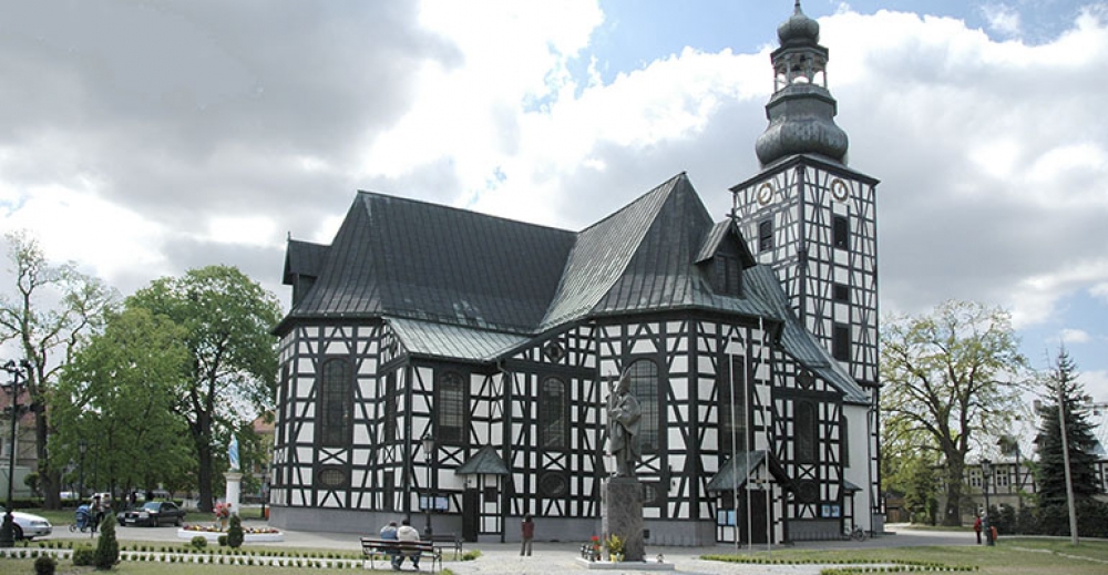 Święcenie aut w parafii pw. św. Andrzeja Boboli