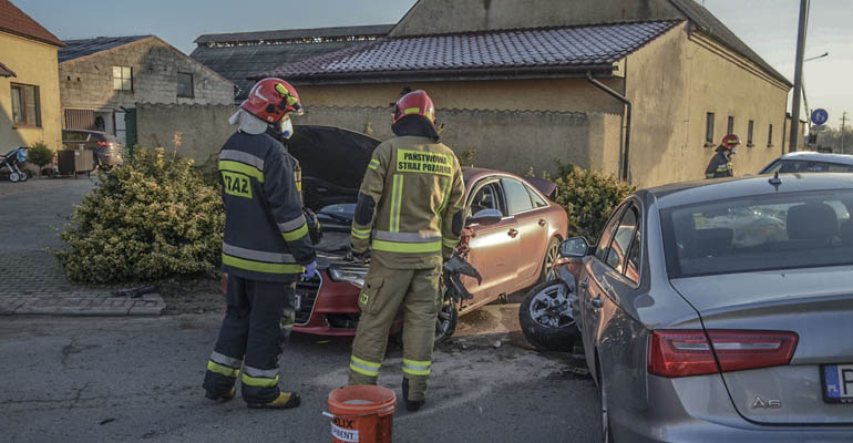 Zderzenie dwóch osobówek