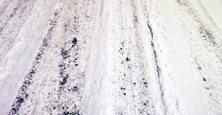 Trzy firmy będą odśnieżać drogi powiatowe