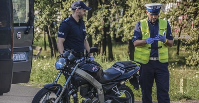 Pijany motocyklista nie wyrobił na zakręcie