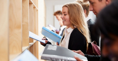 1 400 absolwentów właśnie wybiera szkołę