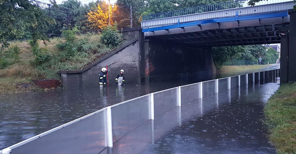 Ile będzie jeszcze zalewać pod mostem?