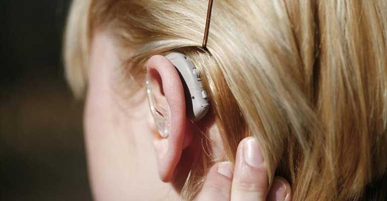 Dobieramy aparat słuchowy