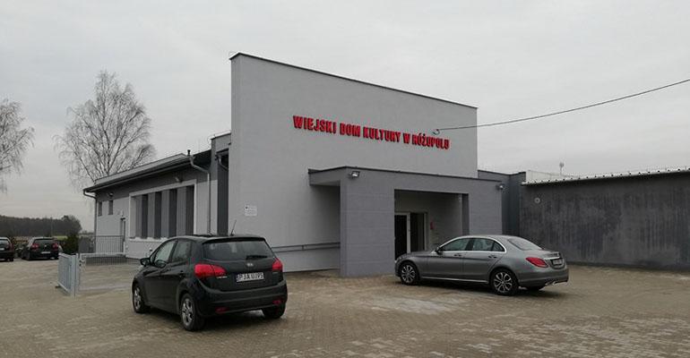 Zmodernizowana sala wiejska w Różopolu