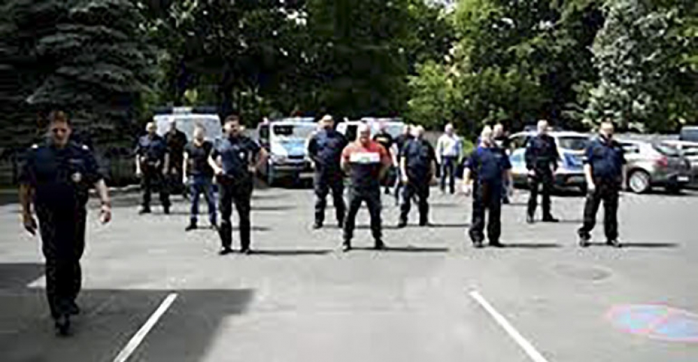 Jednostki podejmują wyzwanie i robią pompki