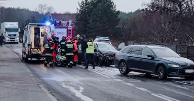 Pijany kierowca zderzył się z policyjnym radiowozem