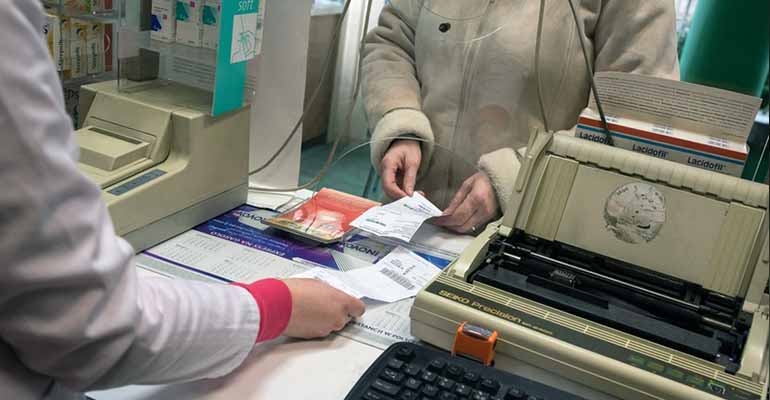 Minister zdrowia zlitował się nad najstarszymi pacjentami