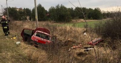 Nietrzeźwy kierowca wjechał autem do rowu