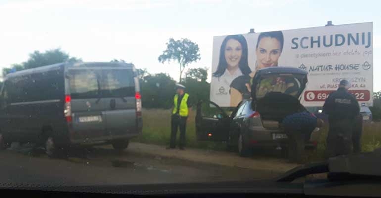 Alkoholik staranował drogowskaz