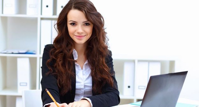 Nawet siedząc przed komputerem możemy jednocześnie dbać o formę!