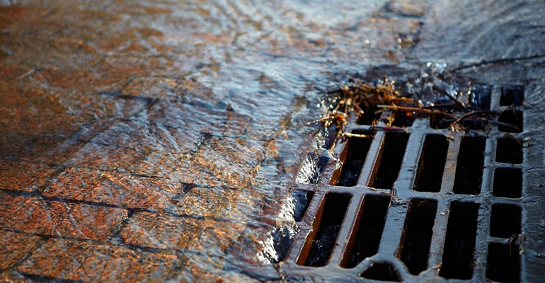 Więcej za wody opadowe z dróg