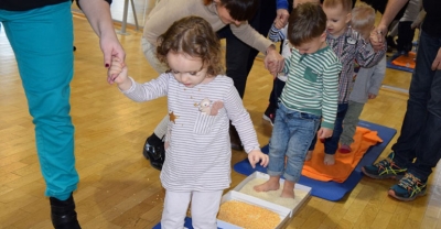 Zajęcia sensoryczne w Klubie Mam[gallery]