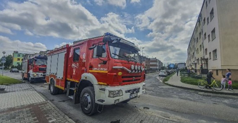 Gniazdo ptaków w przewodzie