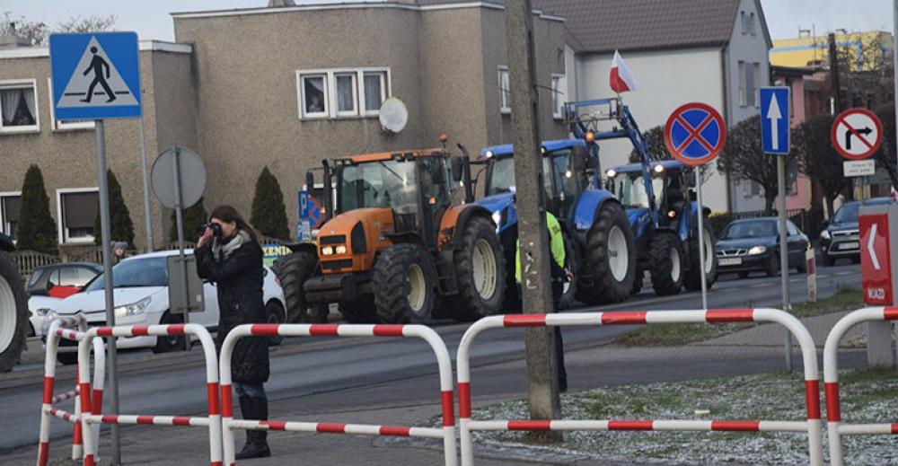 Rolnicy wyjechali na drogi
