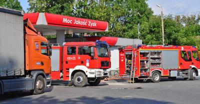 Pożar dachu na stacji paliw[gallery]