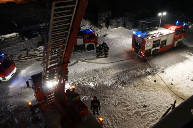 Pożar w magazynach dino 