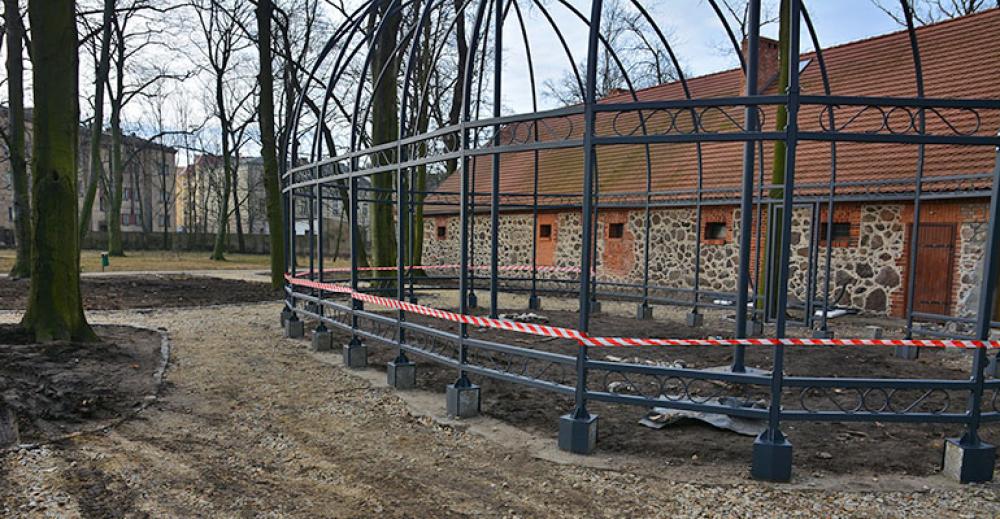 Dołożą kasę do woliery, bo ma być mocniejsza