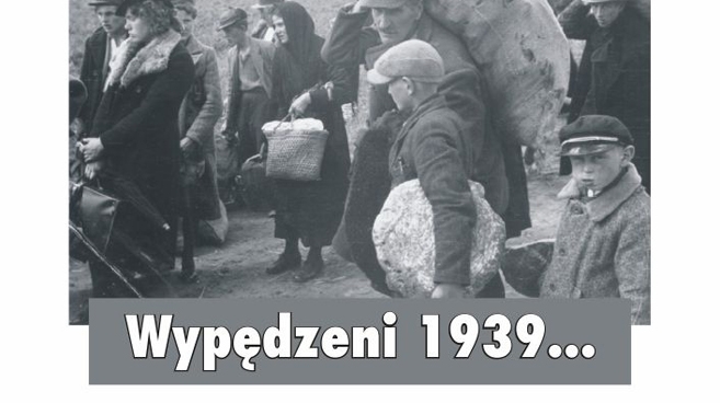 Wystawa składa się z blikso 400 fotografii