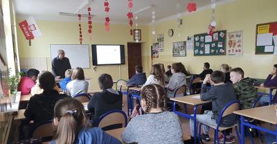 100 lekcji o atomie[gallery]