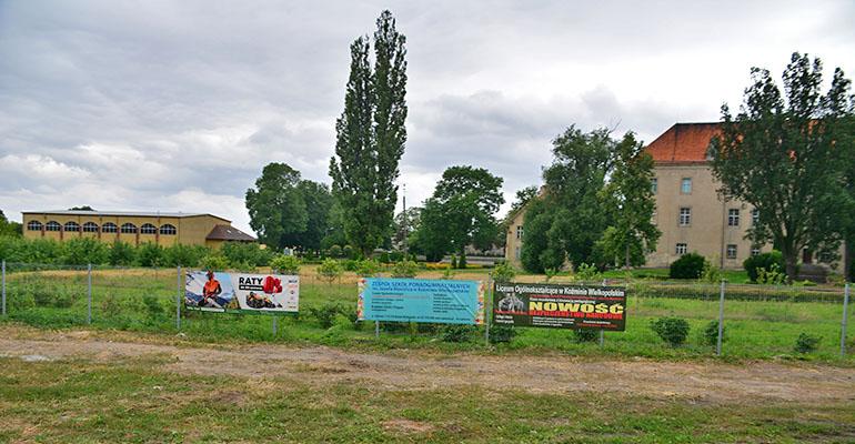 Bannery szpecą widok na zamek