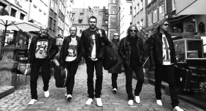 Czerwone Gitary nazywano polskimi Beatlesami. W swoim złotym okresie zespół sprzedawał najwięcej płyt w Polsce