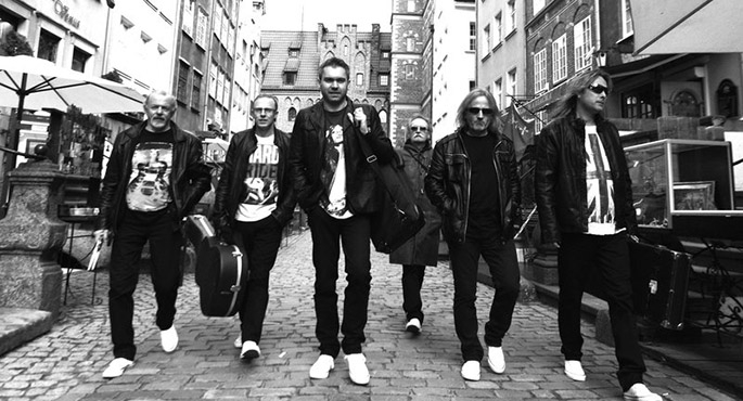 Czerwone Gitary nazywano polskimi Beatlesami. W swoim złotym okresie zespół sprzedawał najwięcej płyt w Polsce