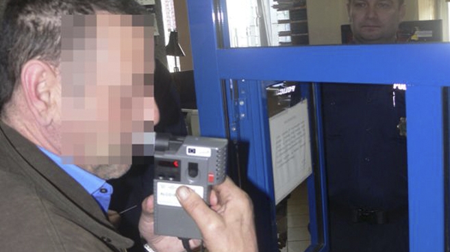 Pod wpływem alkoholu kierował tirem[gallery][mp3]