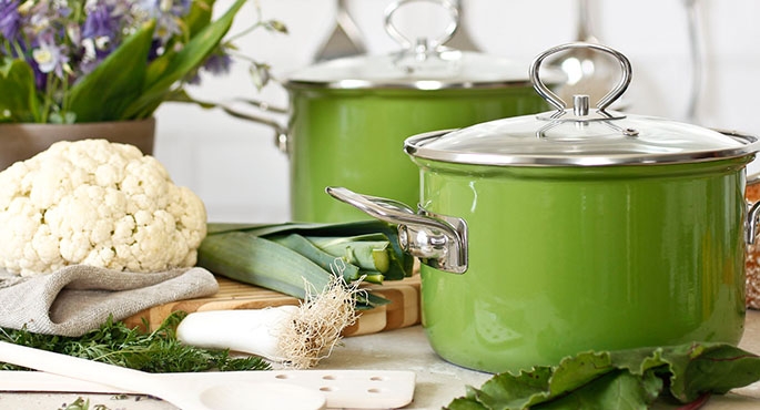 Pamiętamy je z dzieciństwa. Gotowały w nich nasze mamy