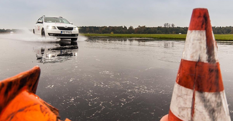Bezpieczna jazda w złą pogodę