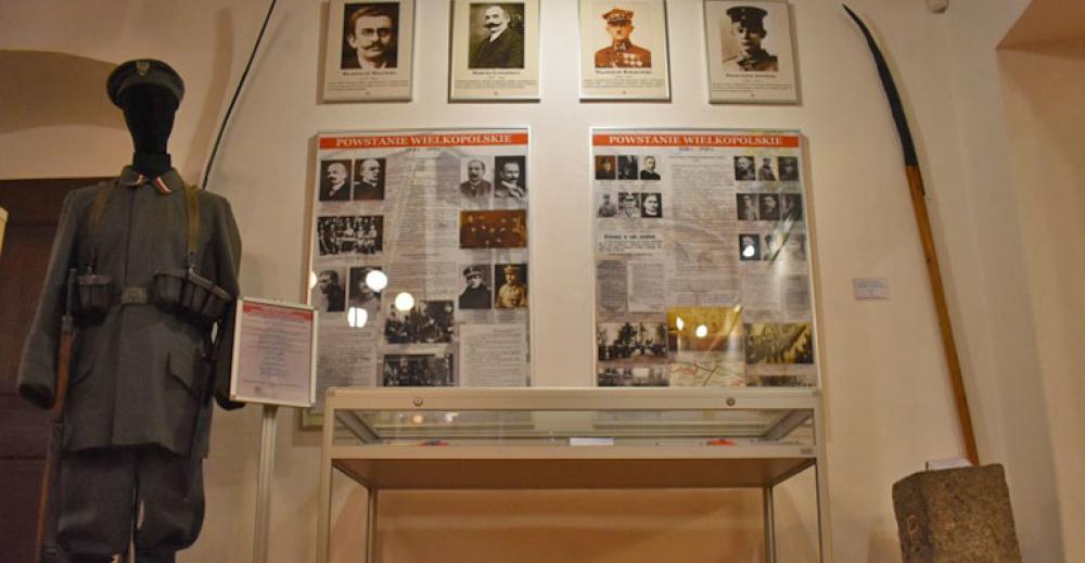 Replika munduru powstańczego dla muzeum