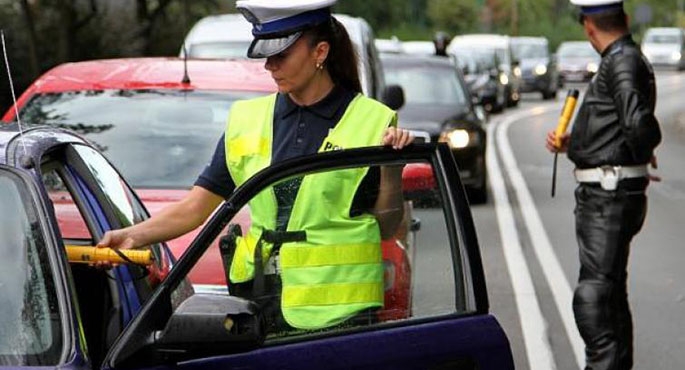 Restrykcyjne prawo coraz skuteczniej walczy z piratami drogowymi