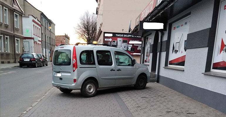 Chodnik czy parking?