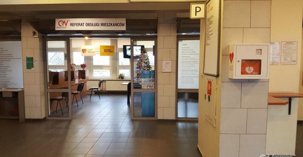 W urzędzie zamontowano defibrylator