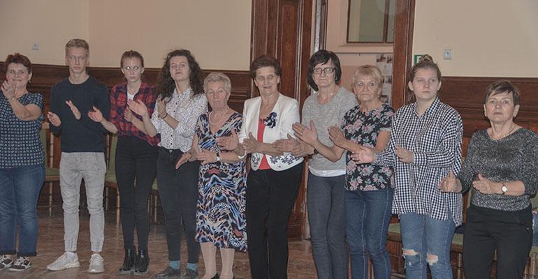 Młodzież aktywnie z seniorami