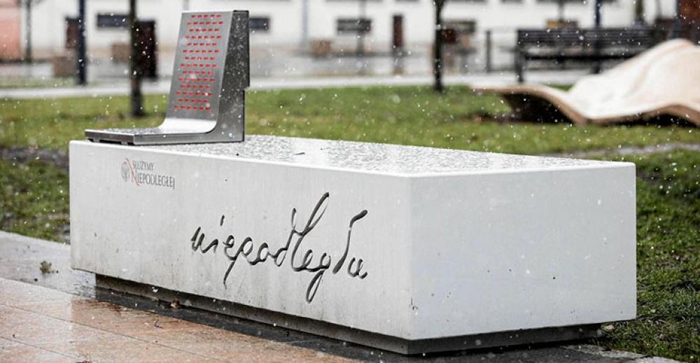 Ławka niepodległości