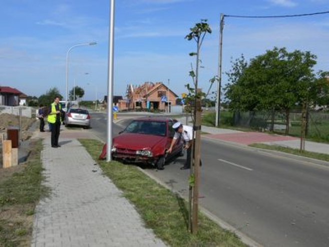 Ukradł samochód i rozbił go po pijaku