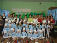 Smerfy podziękowały przedszkolankom