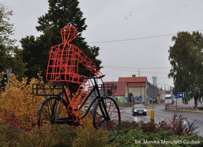 Rowerzysta na rondzie