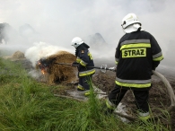 Pożar balotów słomy
