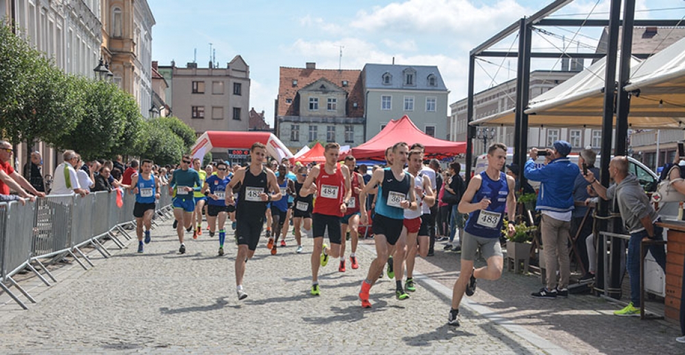 491 zawodniczek i zawodników stanęło na starcie 40. edycji Biegu Krotosa