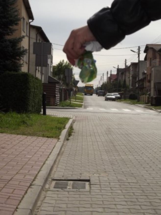 Brak koszy na osiedlu nr 6