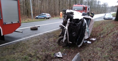 22-latek przygnieciony przez busa